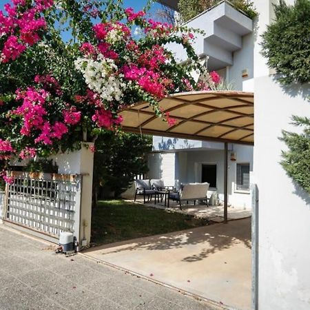 Pame Rentals - Cozy Glyfada Stay With Free Parking Athena Bagian luar foto