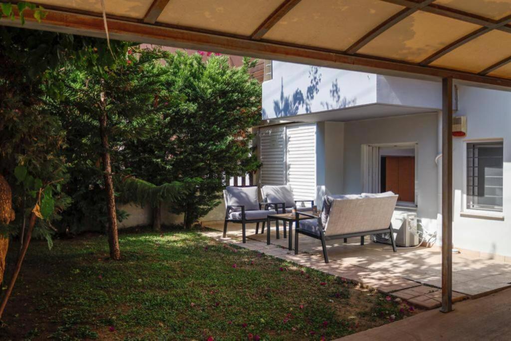 Pame Rentals - Cozy Glyfada Stay With Free Parking Athena Bagian luar foto