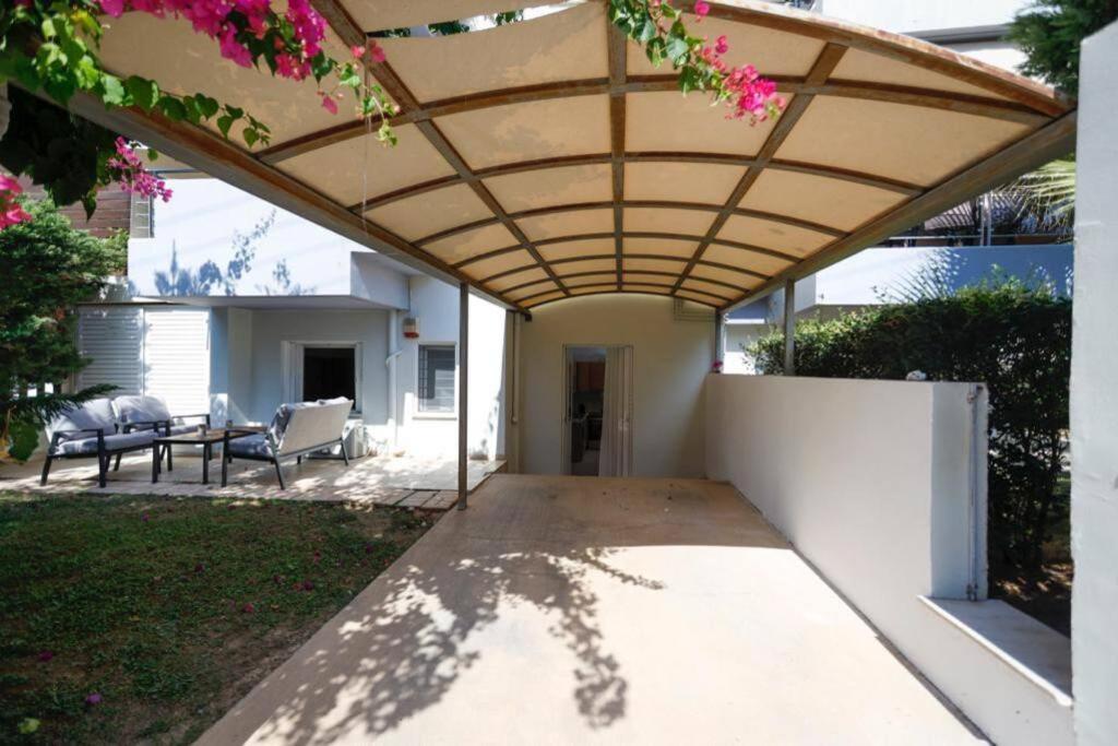 Pame Rentals - Cozy Glyfada Stay With Free Parking Athena Bagian luar foto