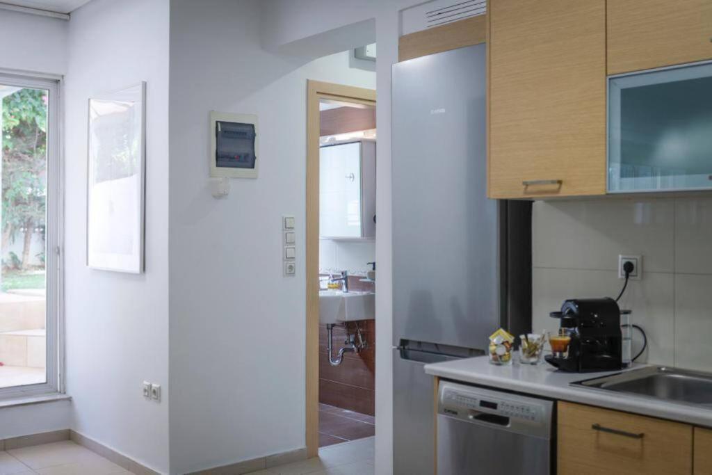 Pame Rentals - Cozy Glyfada Stay With Free Parking Athena Bagian luar foto
